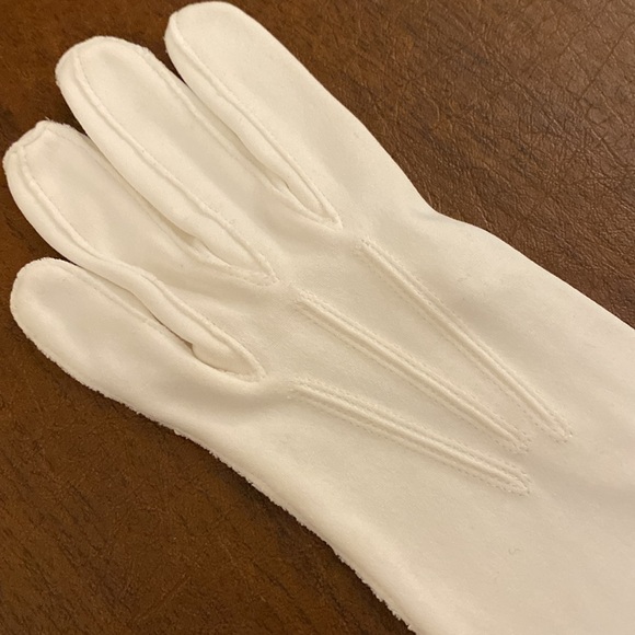 Vintage White Cotton Medium Length Gloves - Picture 4 of 6